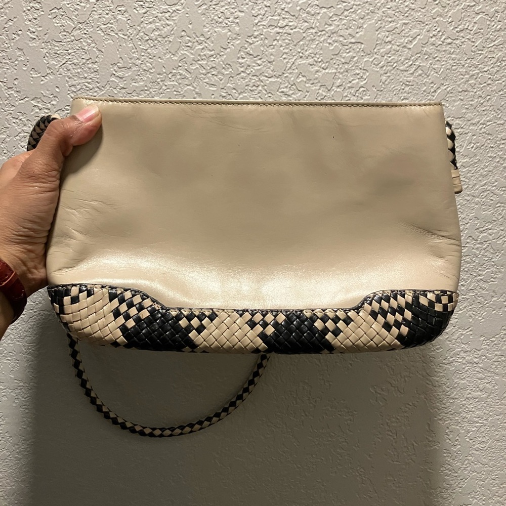 Vintage Etienne Aigner cowhide shoulder bag. Beautiful woven detail.
